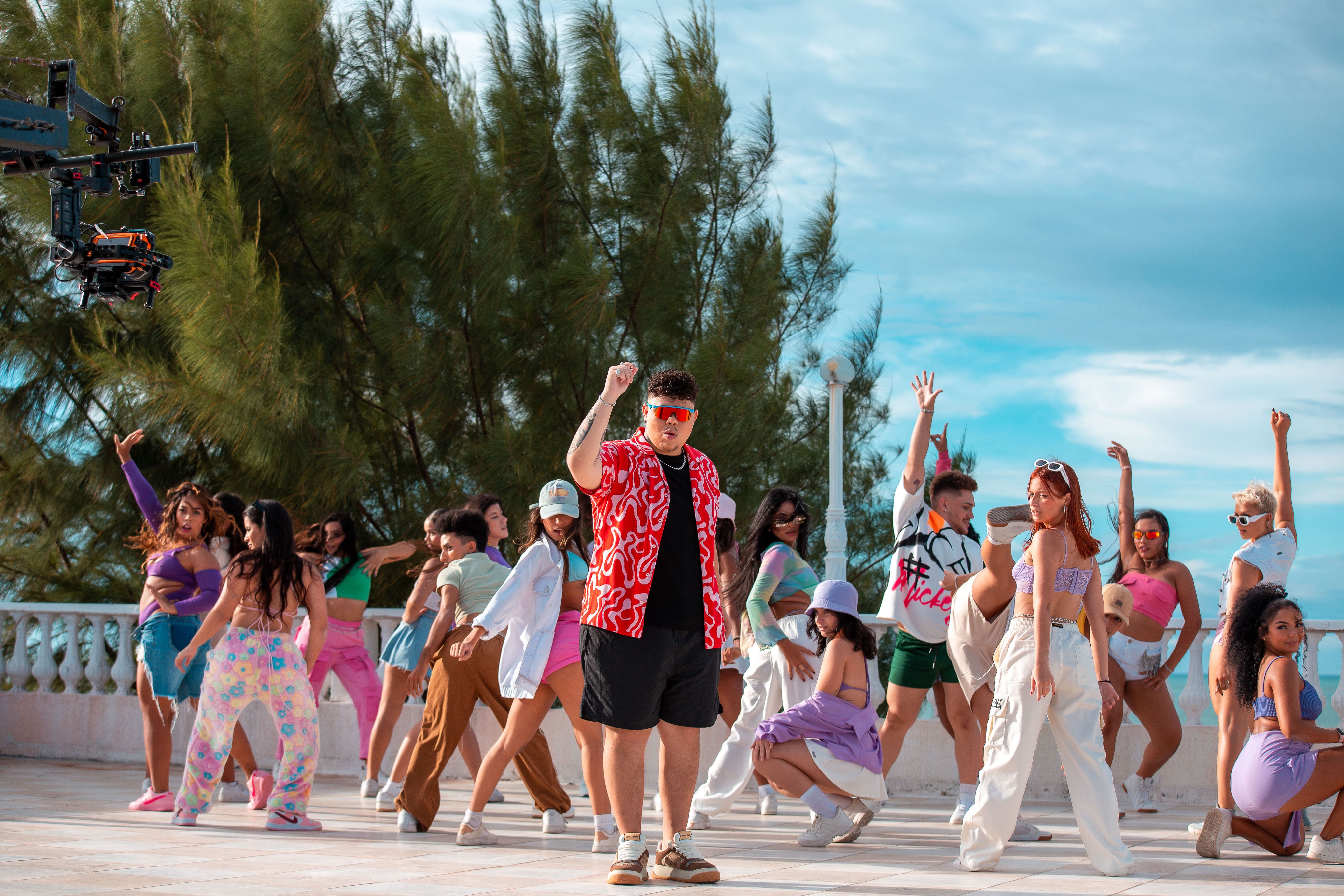 notícia Rogerinho, o Rei da Bregadeira, lança novo single 