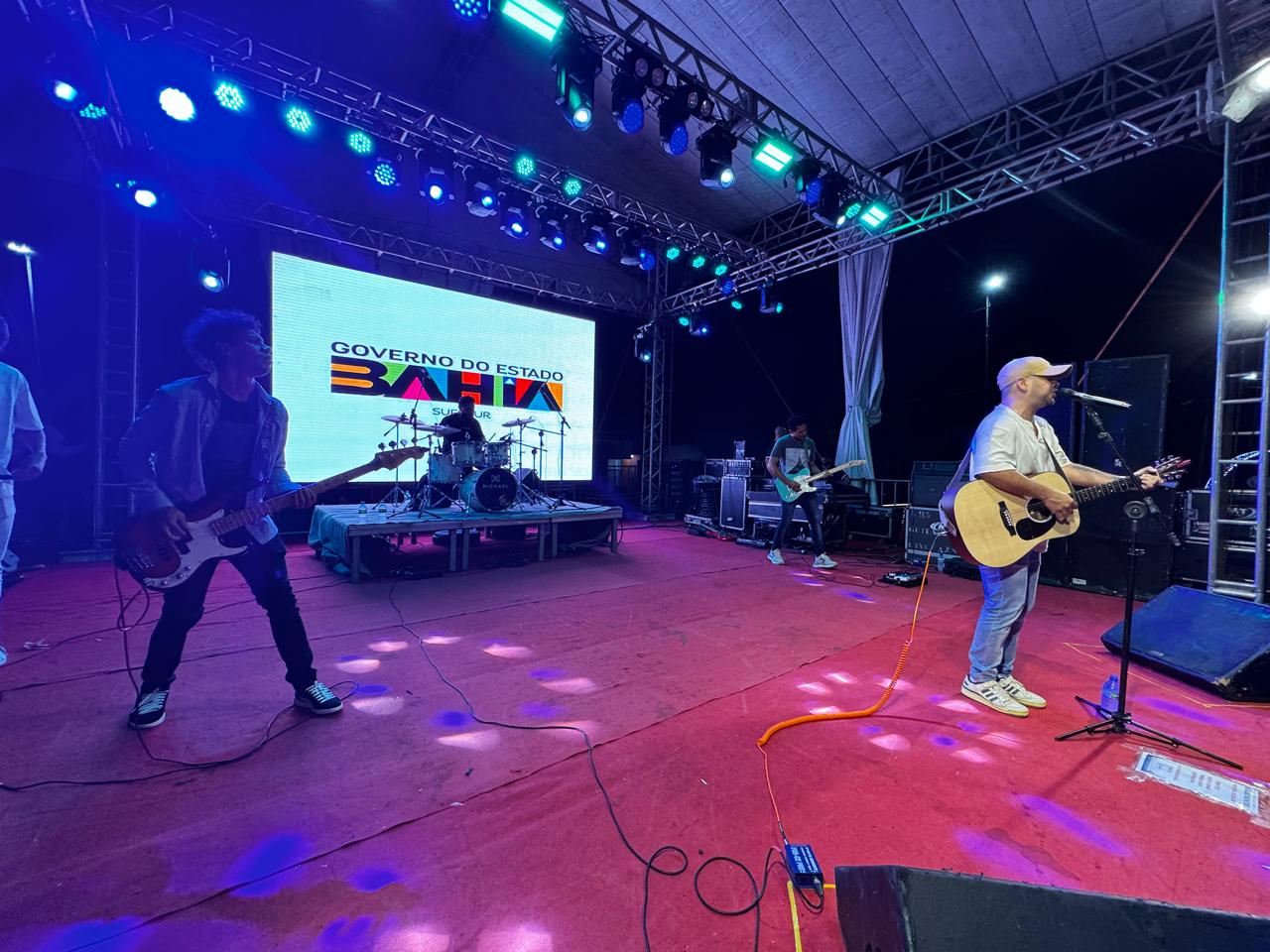 notícia Mizael Mattos encanta público na Praça Jonas Dias em Wagner