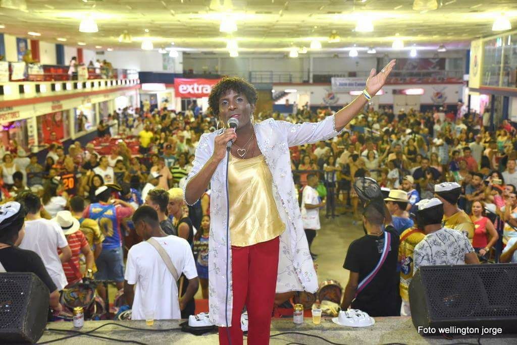 notícia Cover da Sambista Leci Brandão é atração da 18ª Feira Cultural LGBT