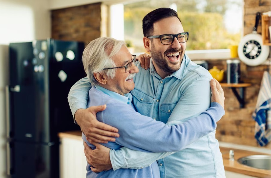 notícia Dia dos Pais: paternidade tardia exige cuidados especiais com a saúde, afirma médico
