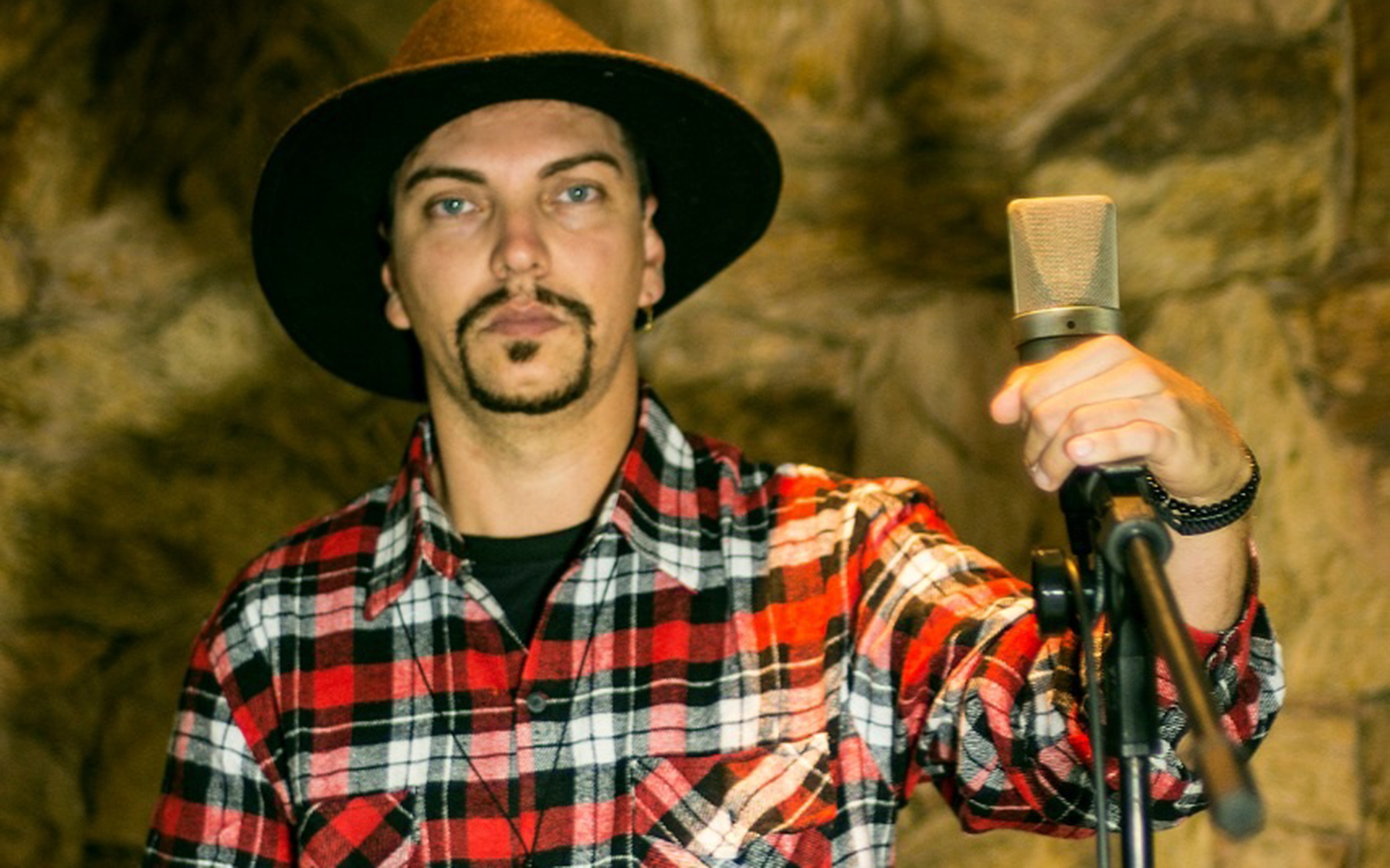 notícia Anderson Cence apresenta seu Rock Rural na Casa com a Música