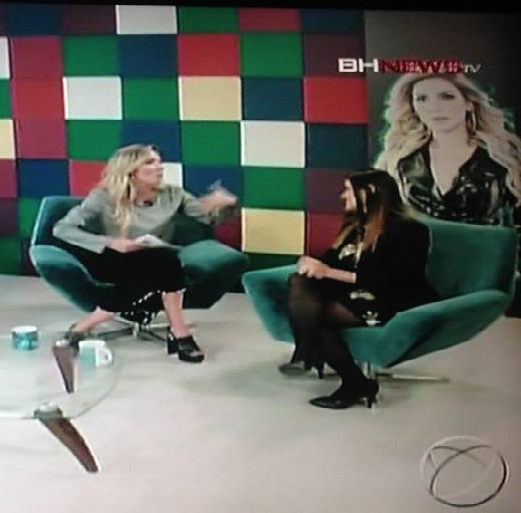 notícia Artista e escritora Suellen Ogando teve grande destaque no Programa Revista BH News desta terça-feira