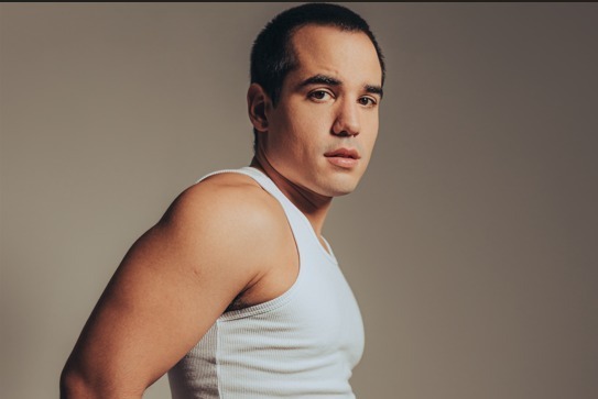 notícia Após sucesso estrondoso em “De Volta Aos 15”, da Netflix, Bruno Gadiol se fortalece de término em “Livramento”