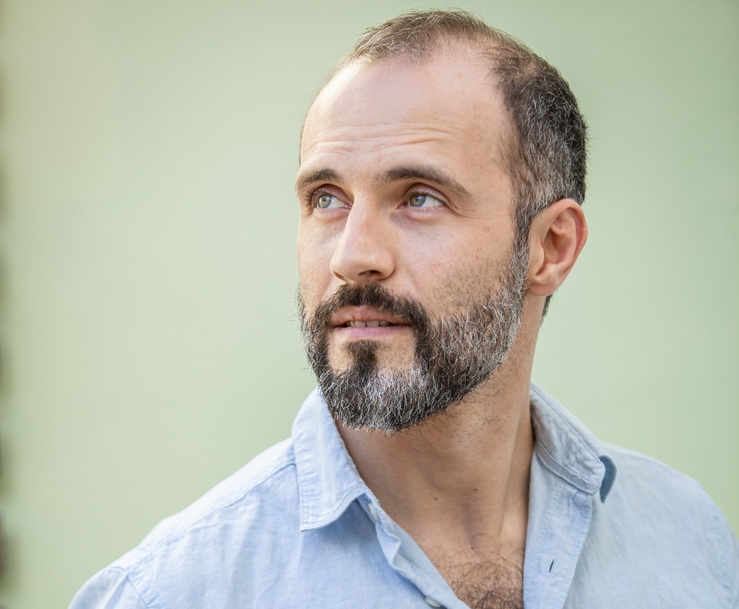 notícia Gu Andersen reflete e inspira a empatia com 