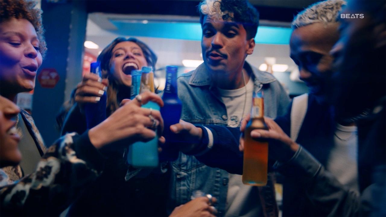 notícia Mix para todo esquenta: Beats lança campanha para dominar o momento pré-festa