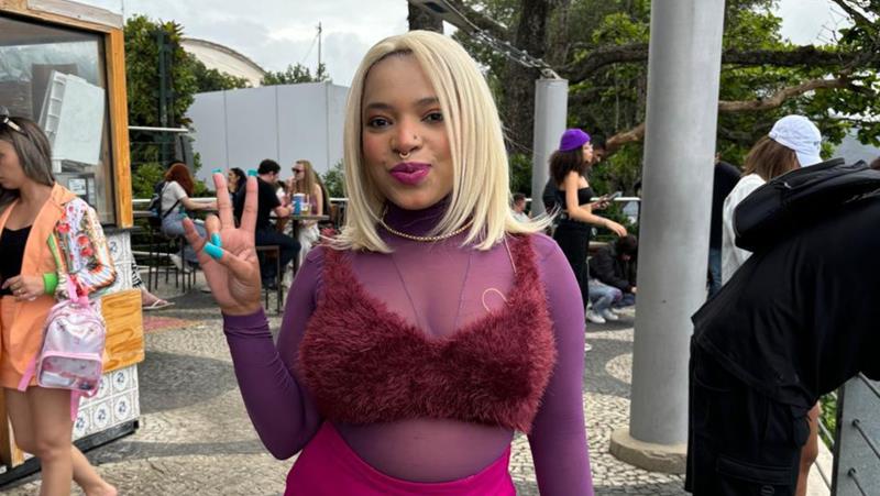 notícia KING Saints, compositora indicada ao Latin Grammy, gera debate ao se apresentar com 'whiteface'