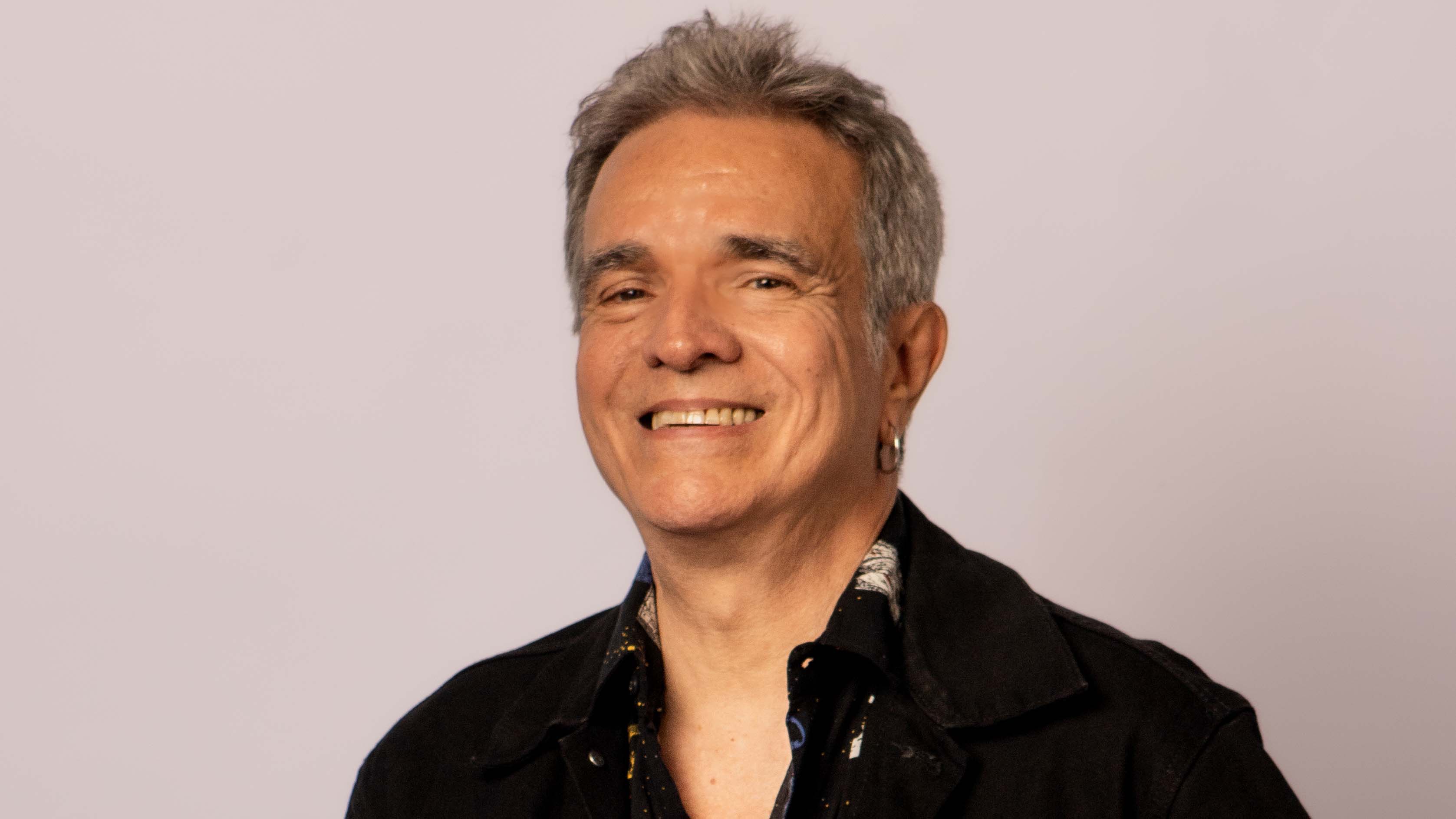 notícia Um dos precursores do rock nacional, Arnaldo Brandão celebra 50 anos de carreira no Dolores Club, na Lapa