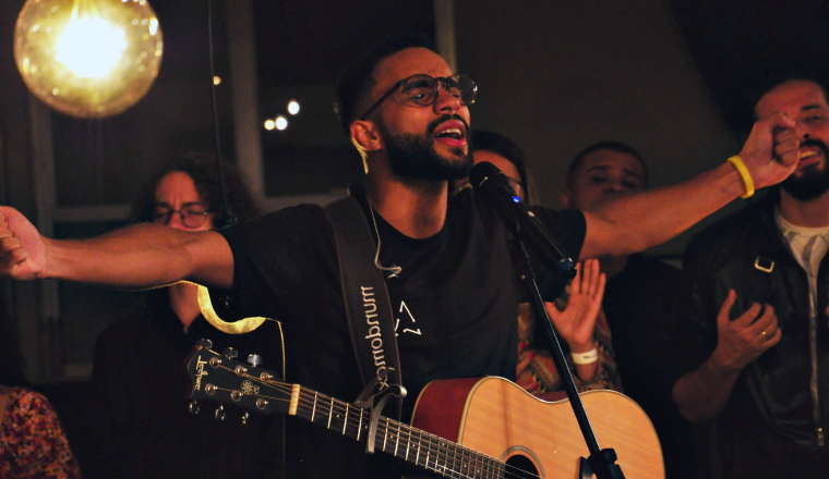 notícia Junior Ferraz lança sua versão do clássico 