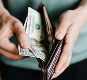 notícia Qual a melhor decisão Reduzir Custos ou Reduzir Investimentos