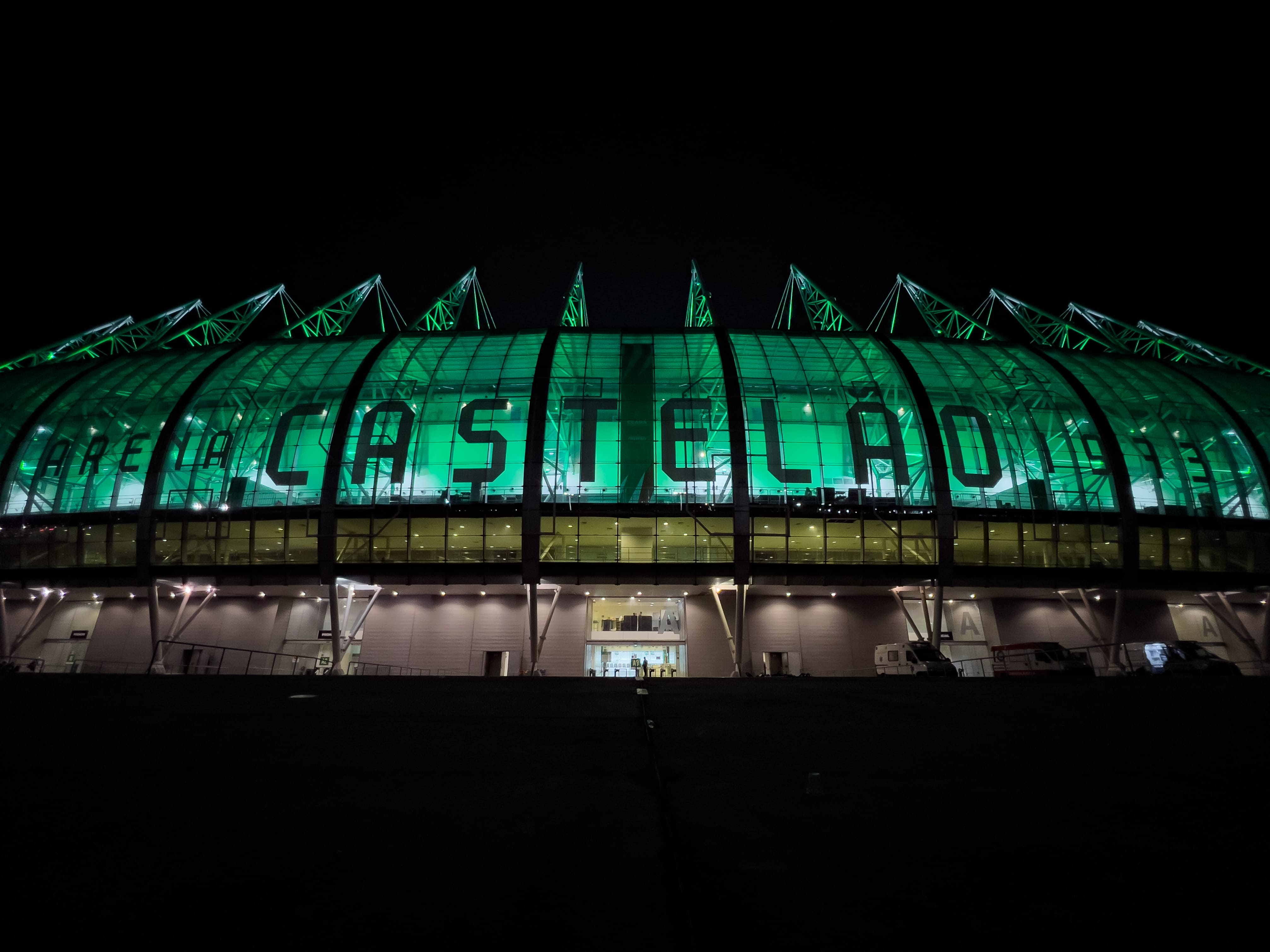 notícia Arena Castelão é iluminada de verde para celebrar o Dia Nacional da Doação de Órgãos