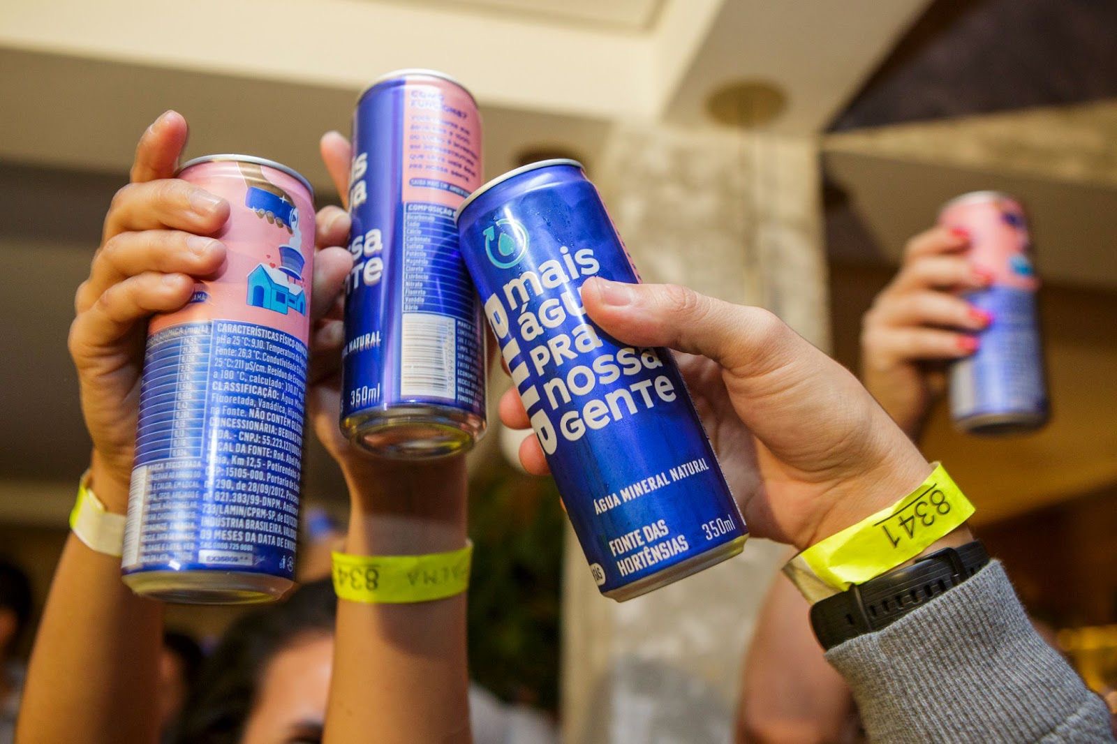 notícia É por nossa conta: Ambev paga a conta de água nos bares para estimular moderação entre consumidores