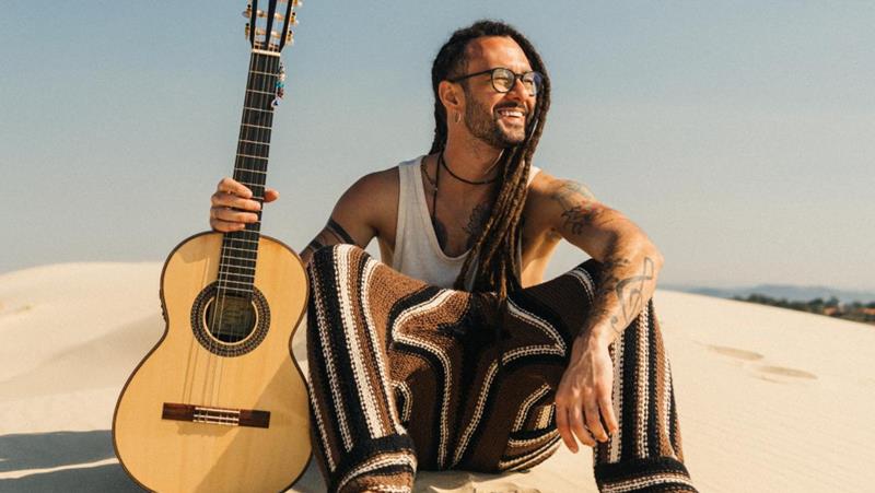 notícia Gabriel Elias retorna às raízes reggae em 