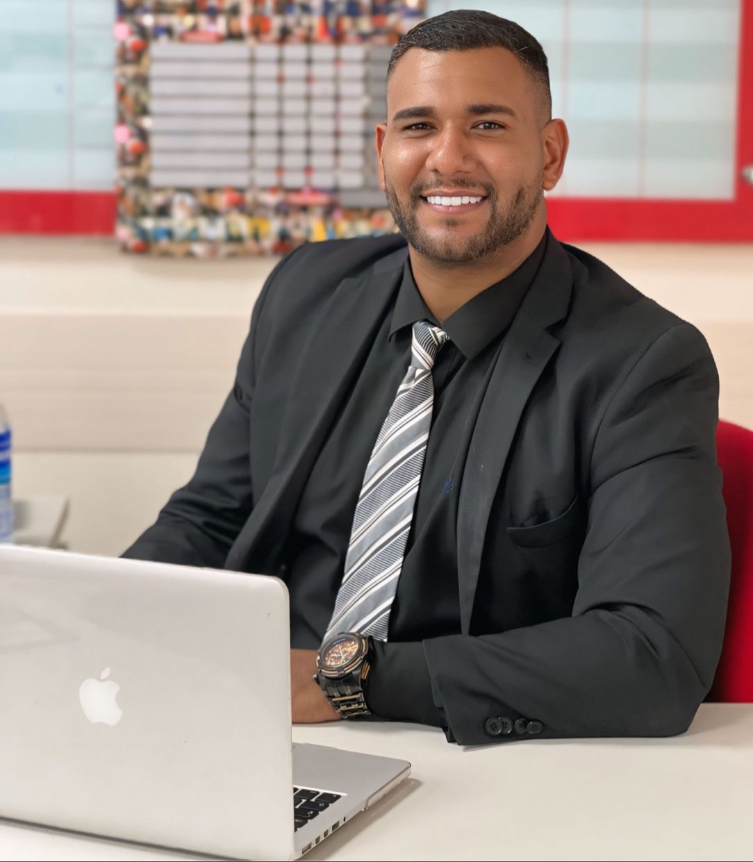 notícia Marlon Mendes Se destaca em liderança de vendas na maior administradora de consórcios do Brasil - Filial Salvador 