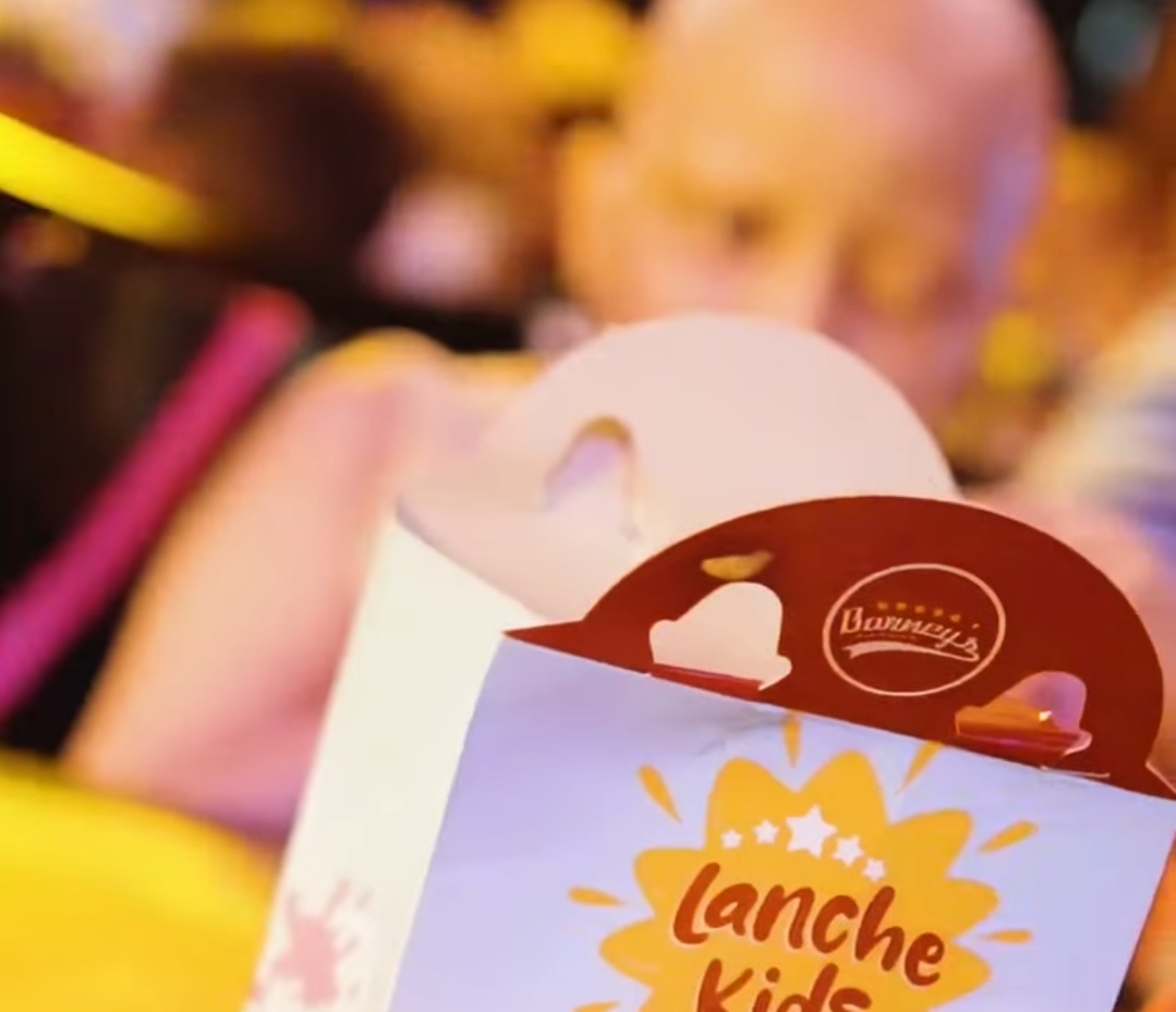 notícia Noite de solidariedade: saborosos sanduíches e mágica no Barney’s Sul em apoio às crianças com câncer