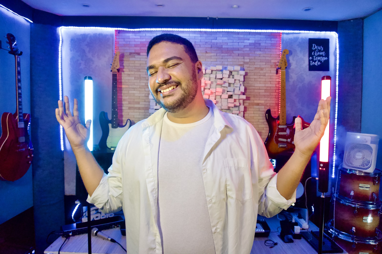 notícia Cantor Lucas Alencar lança o EP “Fluir: Worship Sessions, Vol. 1 - Arrependimento”