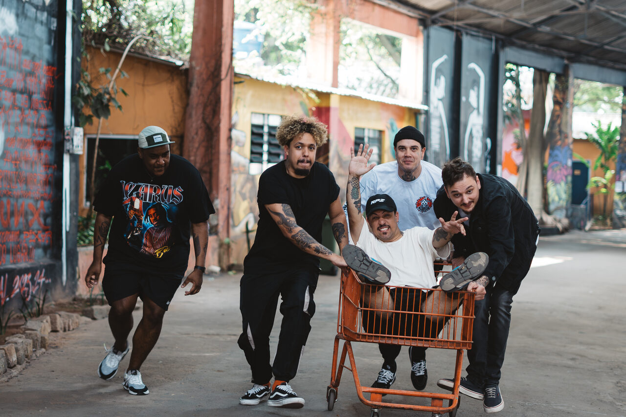 notícia PENSE anuncia show gratuito em São Paulo e recebe as bandas Institution e Last Warning