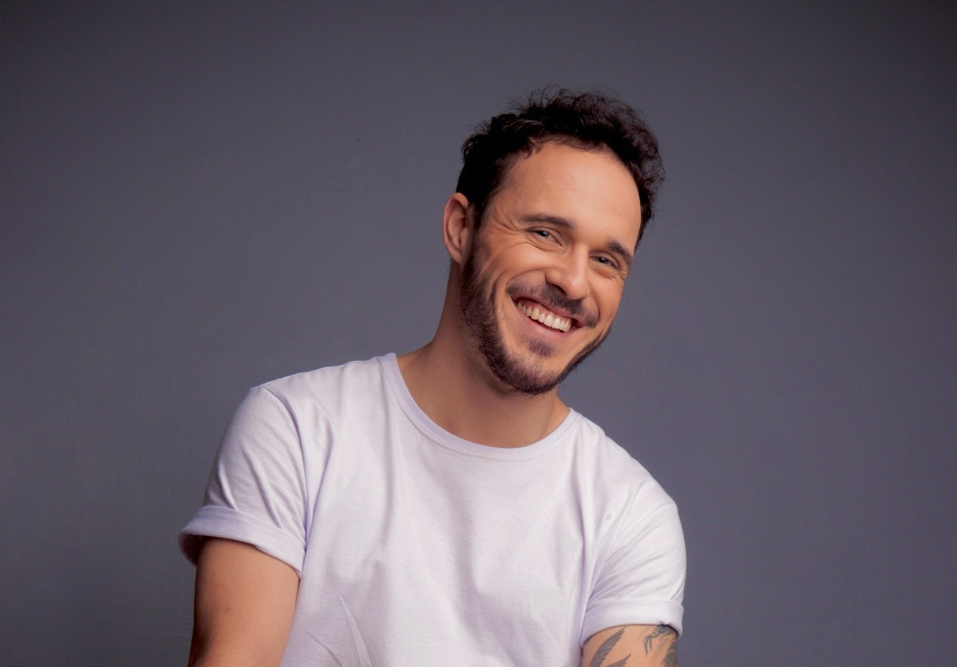 notícia Arthur Prestes lança nova música pop para embalar o verão de 2025