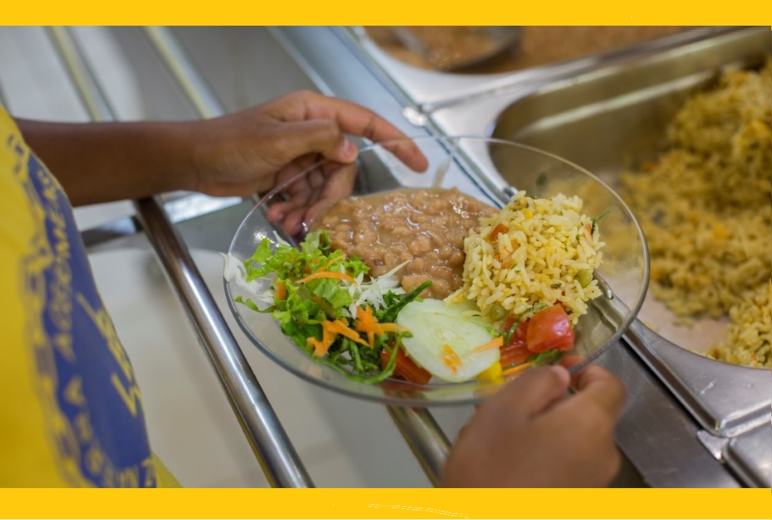 notícia Mulheres, crianças atípicas e pessoas idosas atendidas pela LBV ganham Ceia de Natal