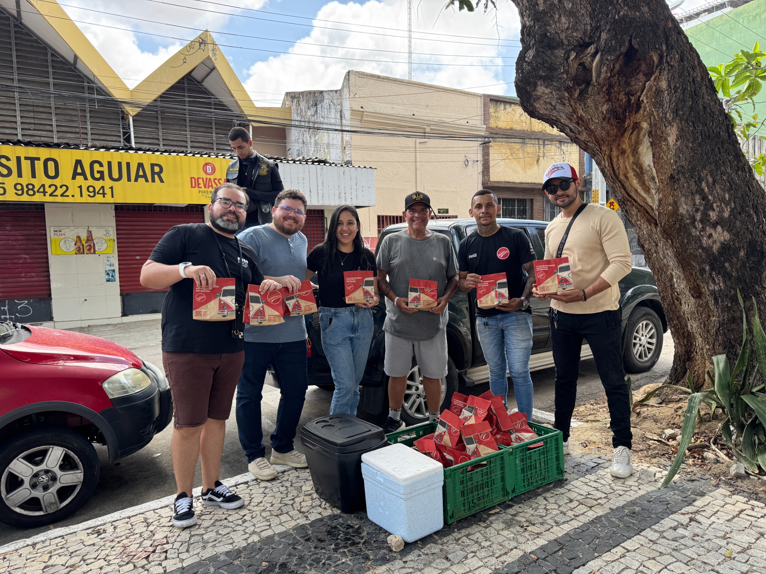 notícia Barney’s Burger e MRSC realizam ação de Natal para moradores de rua e seus cães