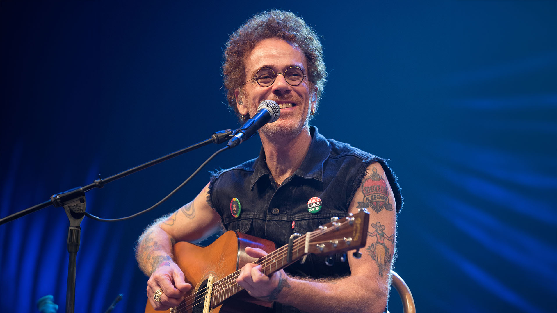 notícia Emoções de Verão: terceira semana chega com shows de Nando Reis, Menos é Mais e Rogerinho