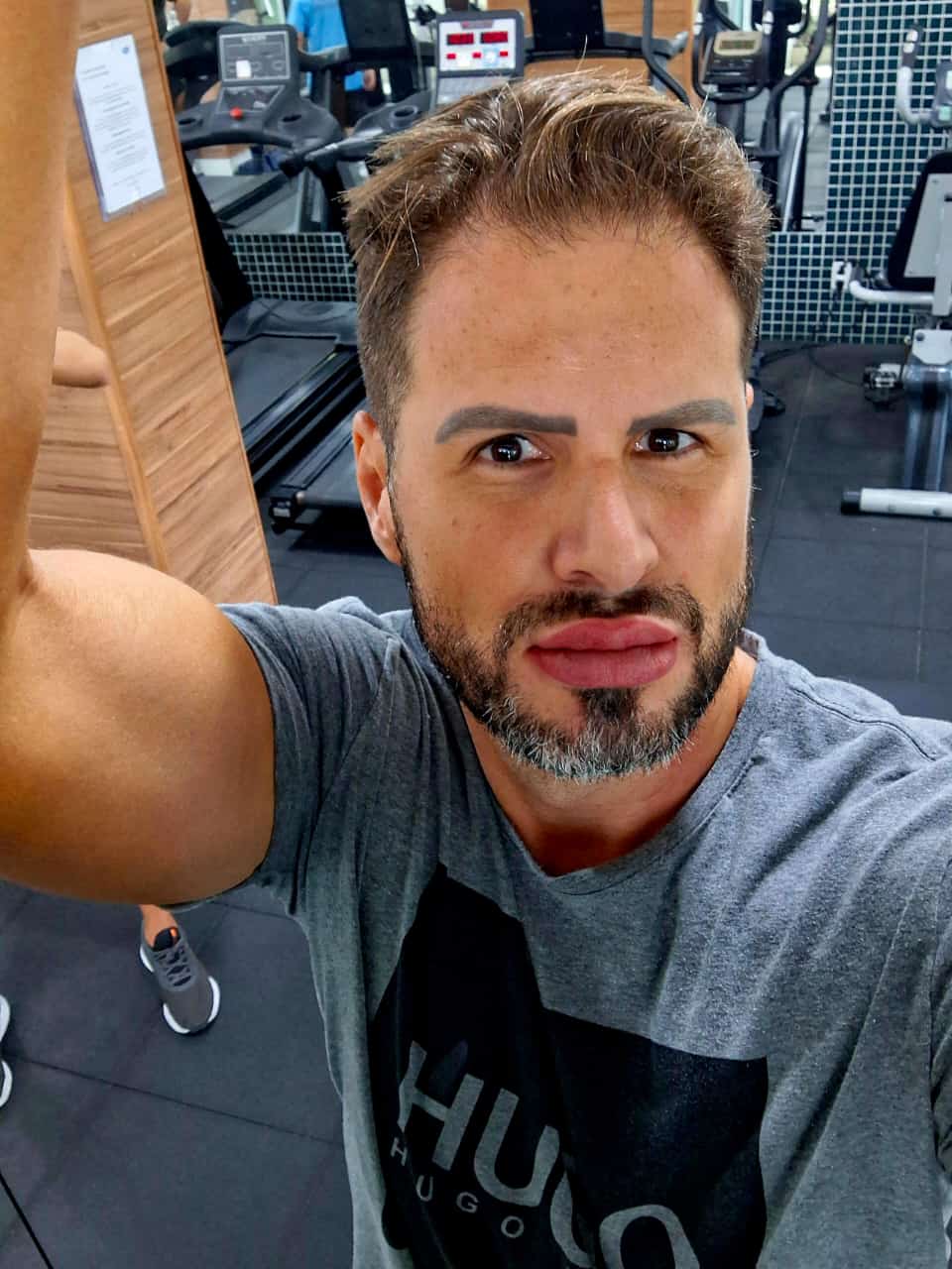 notícia Bernardo Langlott compartilha rotina de treinos na academia e Web reage: 