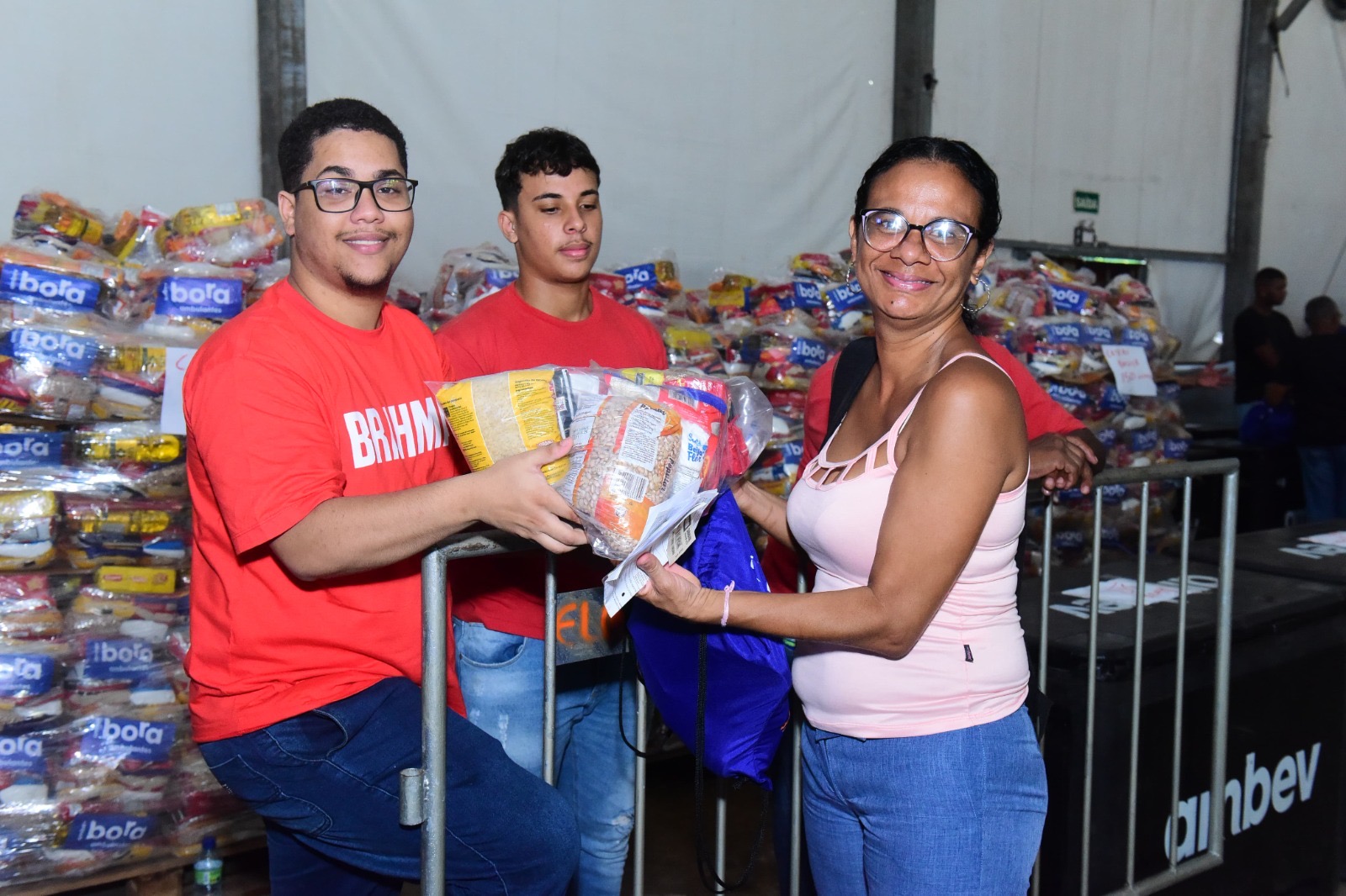notícia Em parceria com a Prefeitura de Salvador, Ambev une esforços com grandes empresas para fortalecer ambulantes para o Carnaval