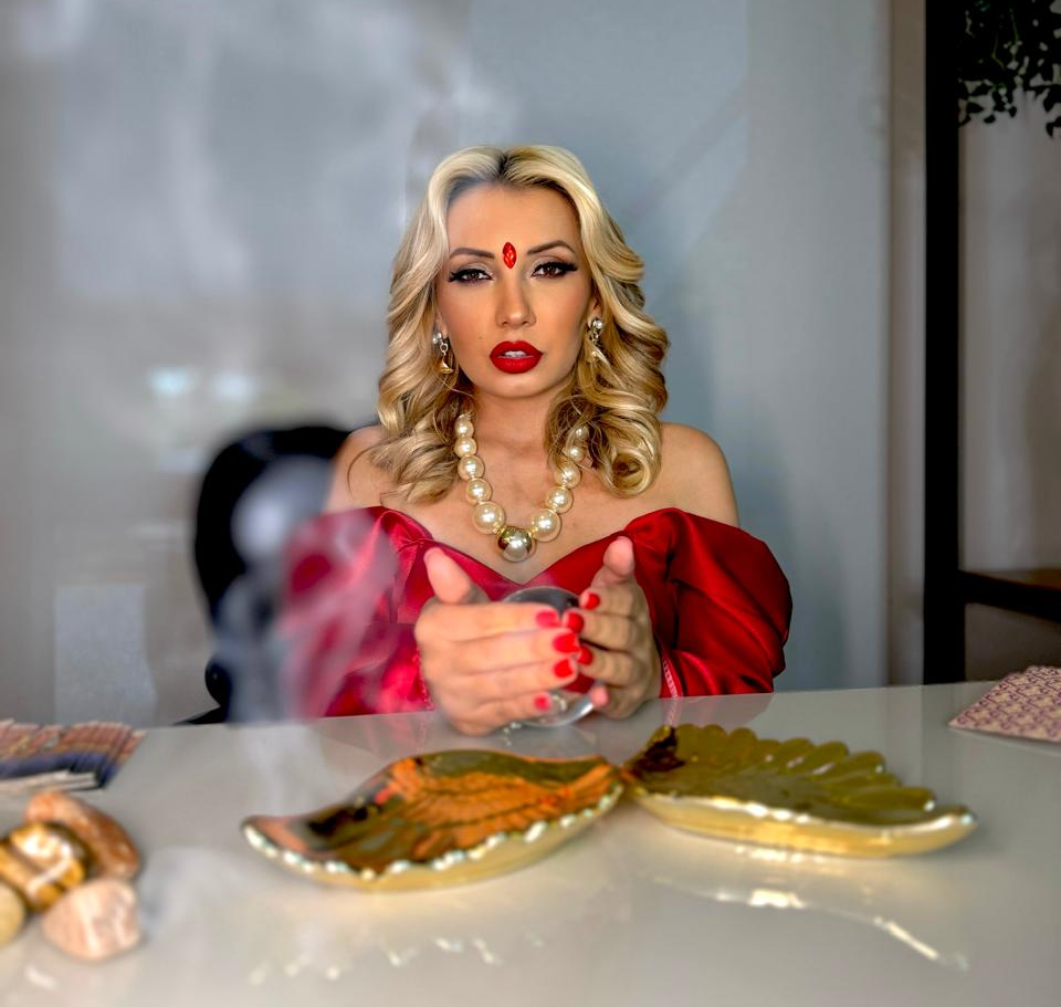 notícia Chaline Grazik fala sobre o calendário chinês e revela ritual para atrair riqueza em 2025