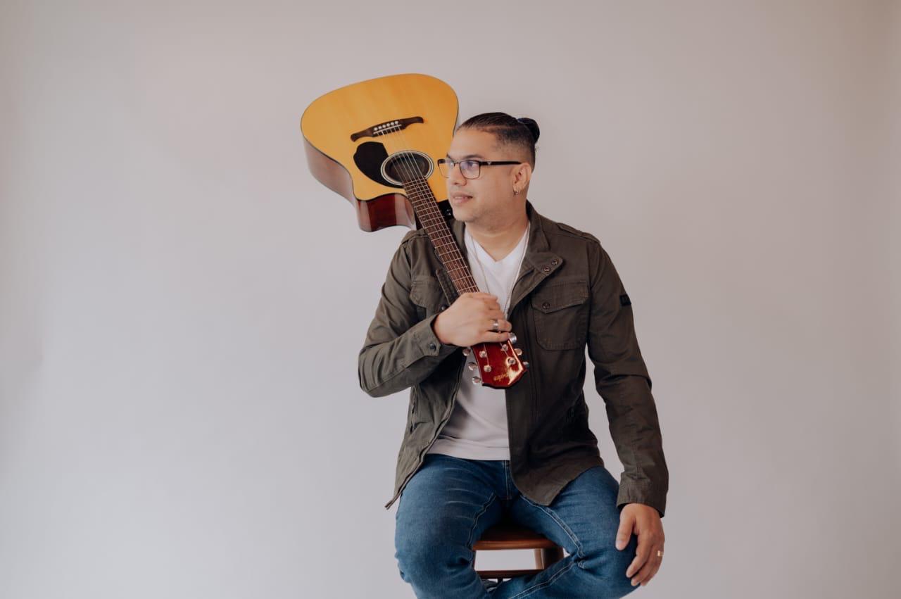 notícia Francis Santos é indicado ao Prêmio Promessa Gospel na categoria Cantor em Evidência