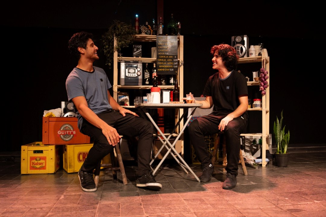 notícia Comédia dramática  “Eu Sou João Gustavo” dialoga no palco a relação de amizade