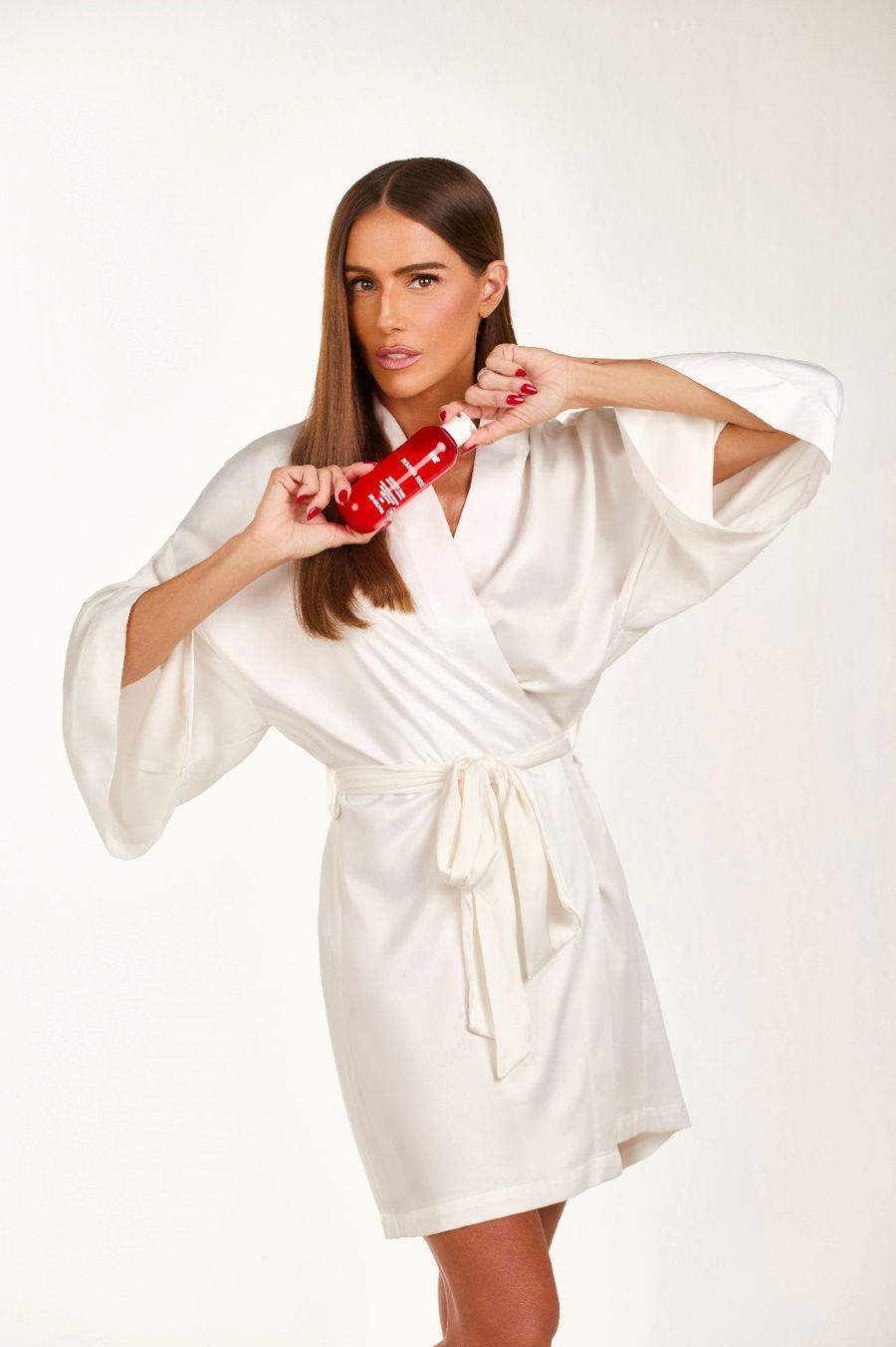 notícia Deborah Secco quebra tabus e lança linha inovadora de cuidados íntimos femininos