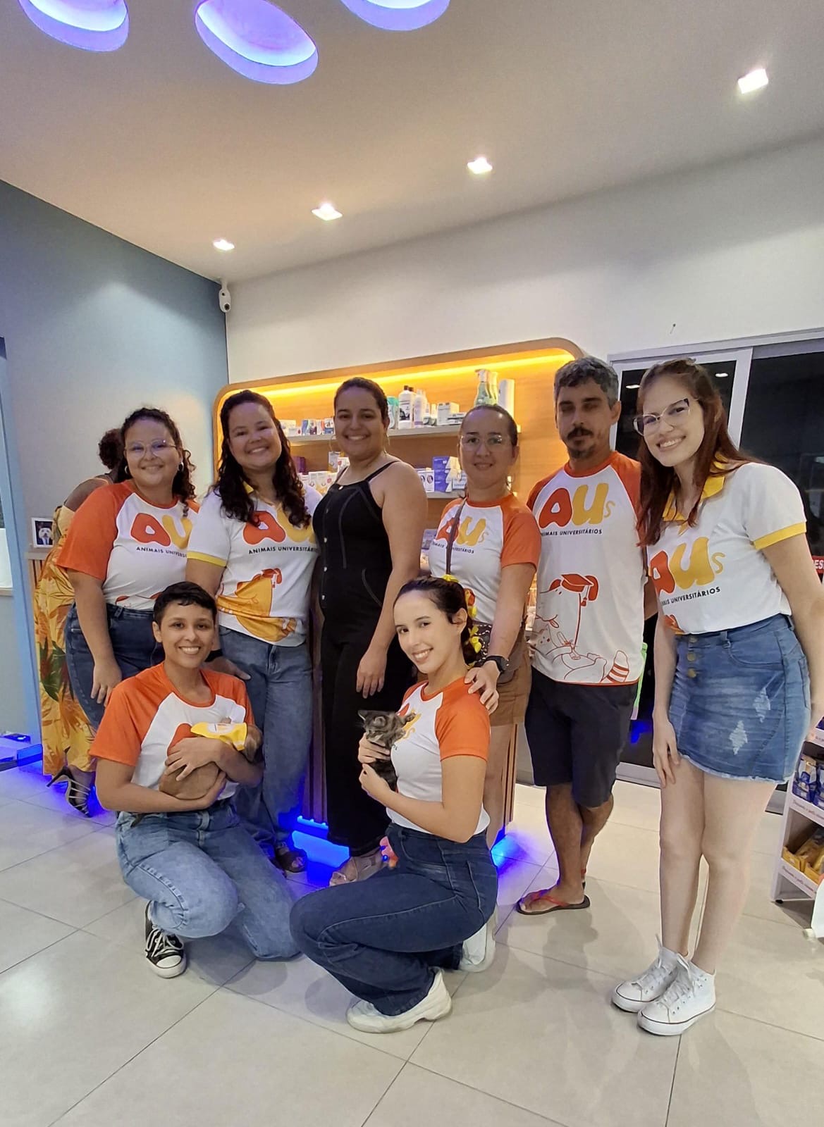 notícia ABRIL LARANJA: Puro Amor promove feiras de adoção com a ONG Animais Universitários e o Instituto Causa Pet