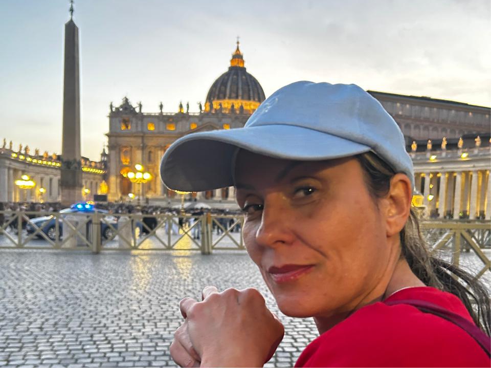 notícia Homenagem de Despedida ao Papa Francisco conta com milhares de pessoas na Praça de São Pedro