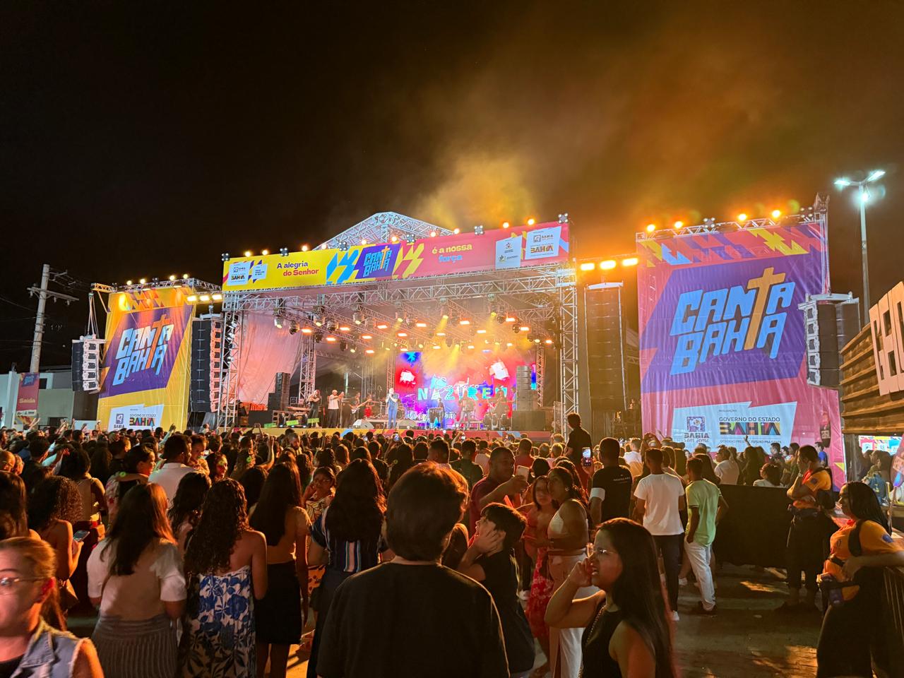 notícia Canta Bahia reúne 30 mil pessoas em Juazeiro e arrecada cinco toneladas de alimentos