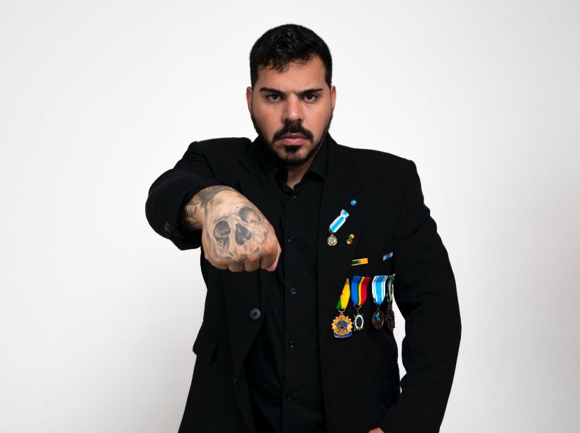 notícia Rafael Múrmura: A voz corajosa que enfrentou o crime disfarçado de influência digital.