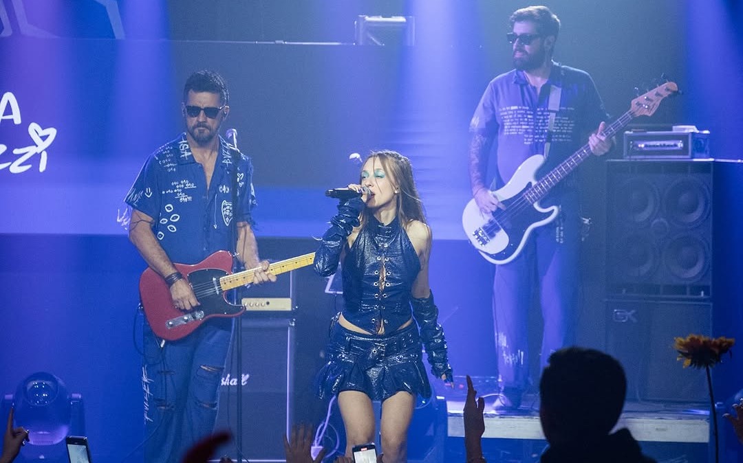 notícia Primeira Turnê 2.0: Isa Buzzi volta à estrada e mistura hits autorais e homenagens a ícones da música