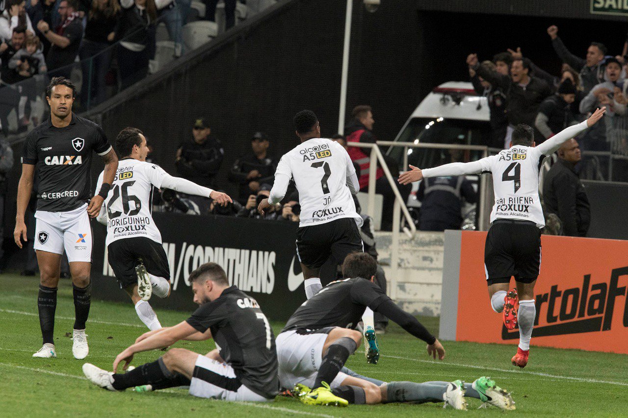 notícia Timão vence com gol salvador de Jô  