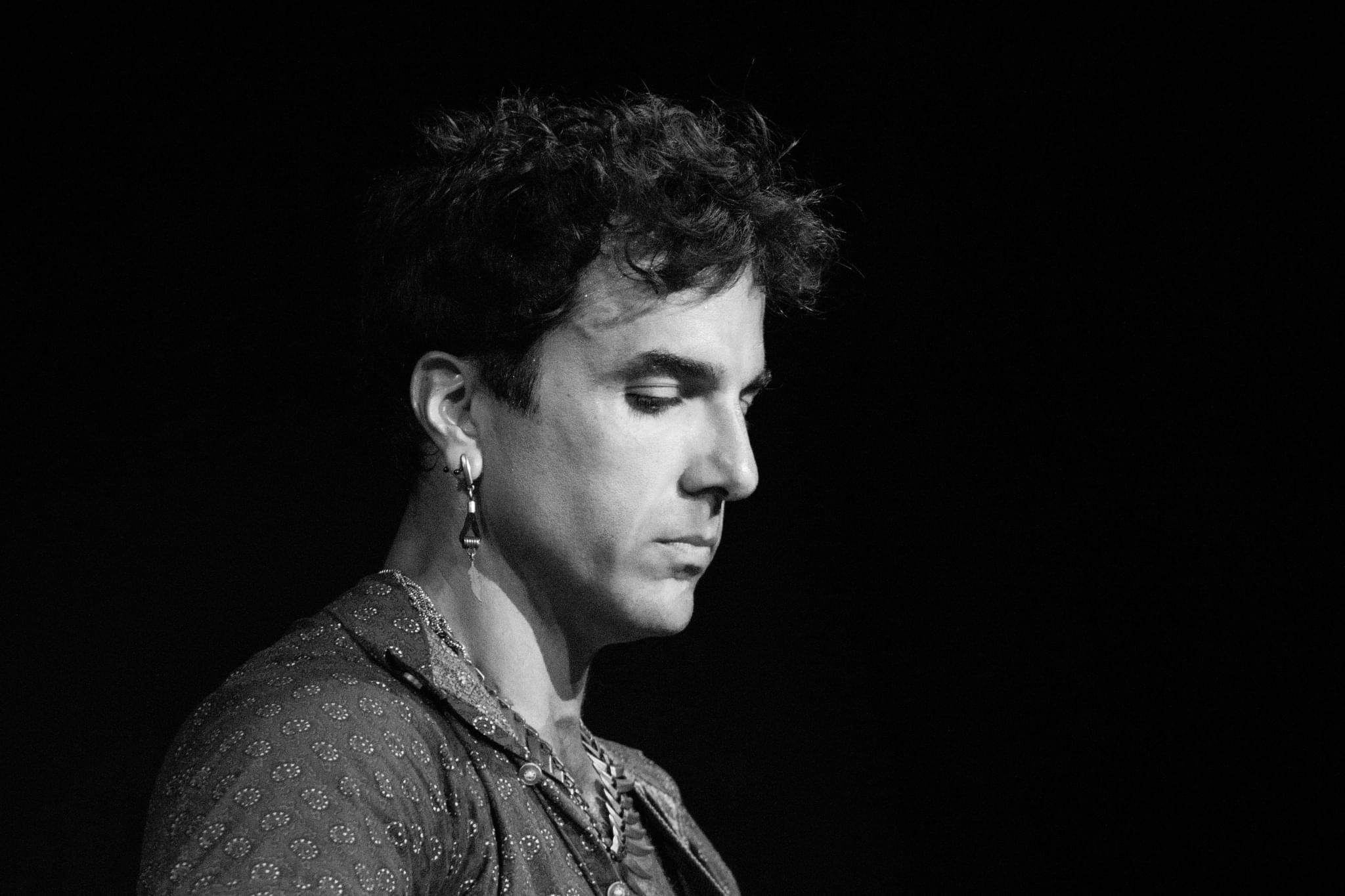 notícia Cantor Danilo Fiani apresenta “A Solidão”, música com olhar poético sobre o isolamento humano