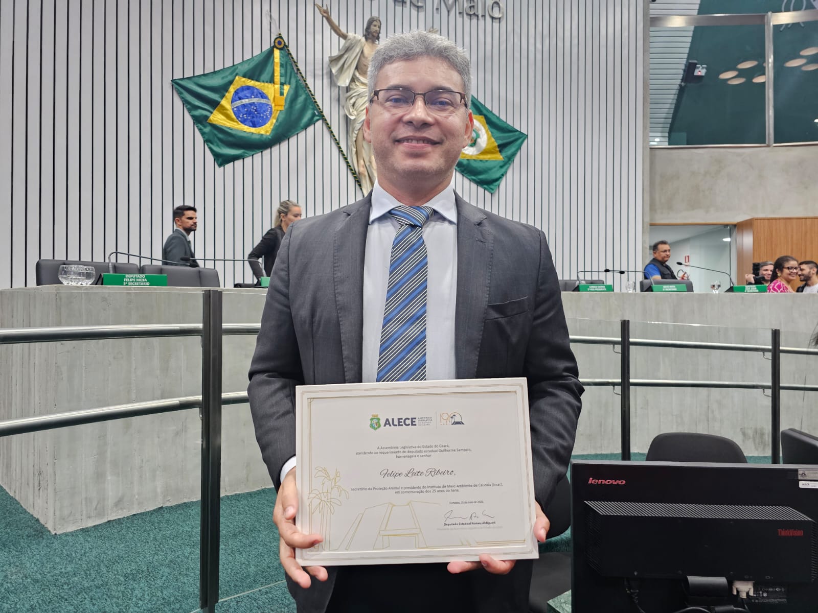 notícia Felipe Ribeiro é homenageado na Assembleia Legislativa do Ceará