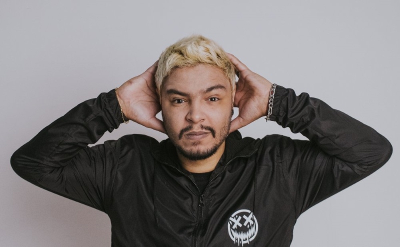 notícia Gabrielz lança “Sobre Telas”: Um grito eletropoético da geração hiperconectada