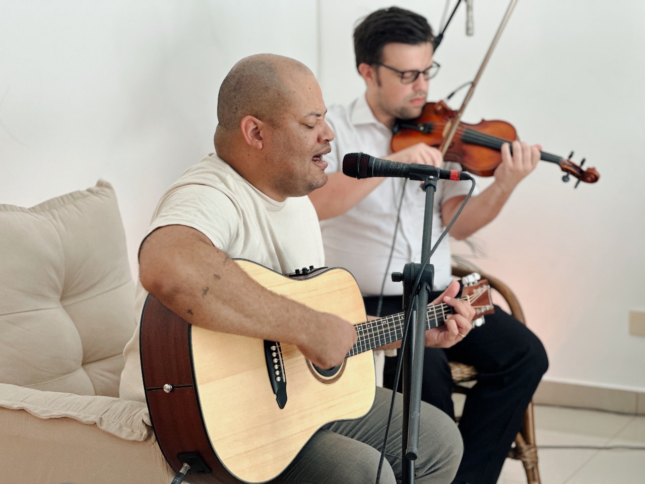 notícia Gabriel Augusto lança o single “Ninguém é Como o Meu Senhor”  e o álbum “Devoção”