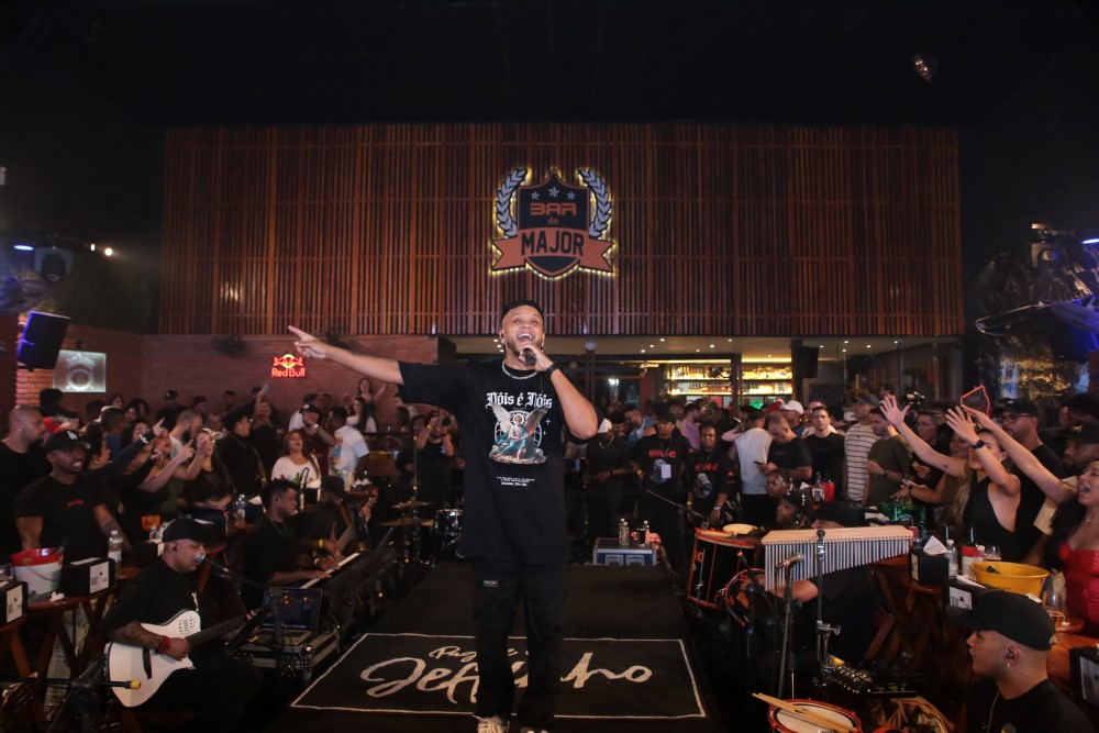 notícia Com ingressos esgotados, Jeffinho marca início da carreira solo com gravação emocionante de audiovisual em São Paulo