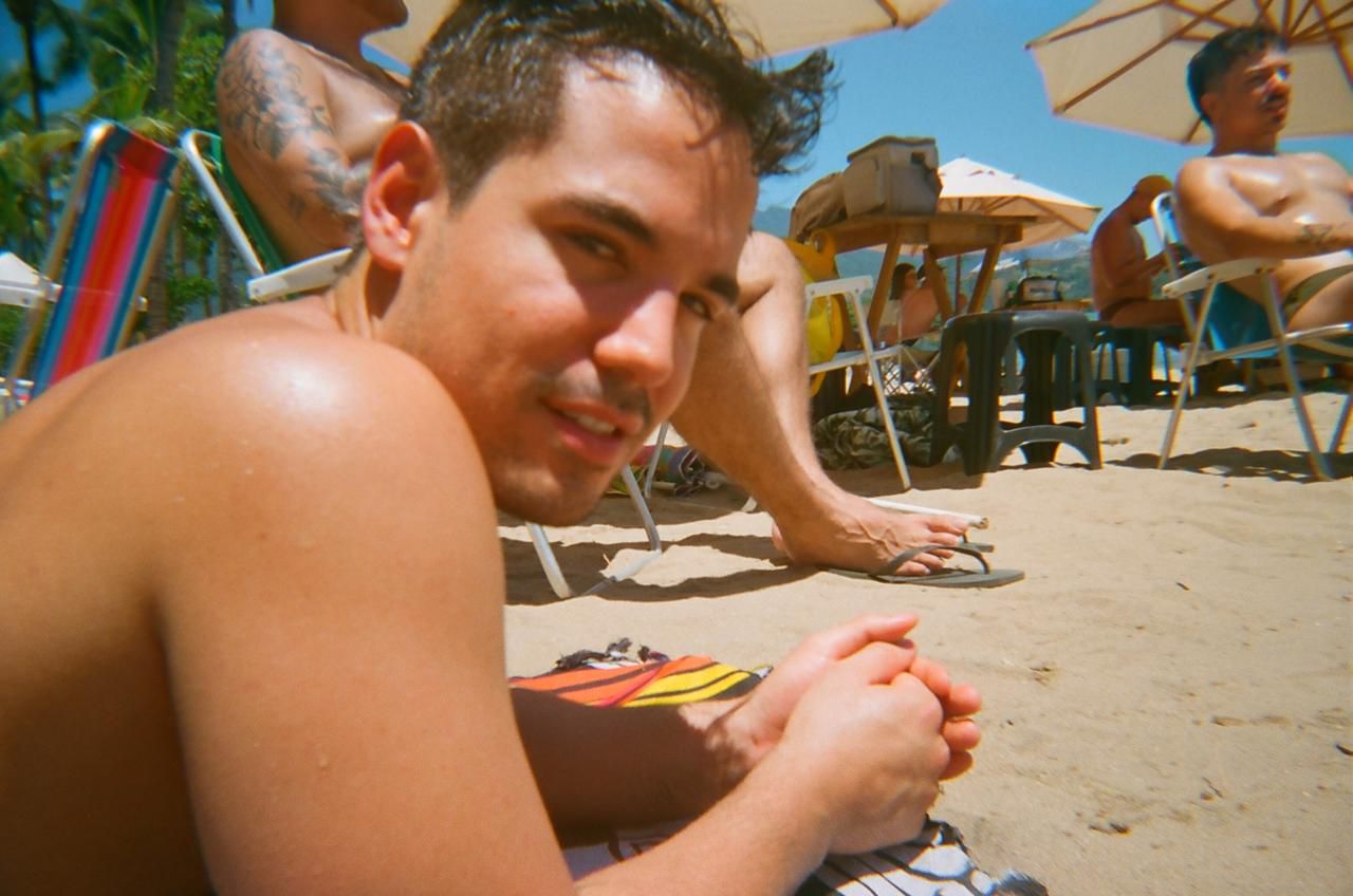 notícia Bruno Gadiol lança a faixa 'Coisas Triviais' e assina direção do clipe