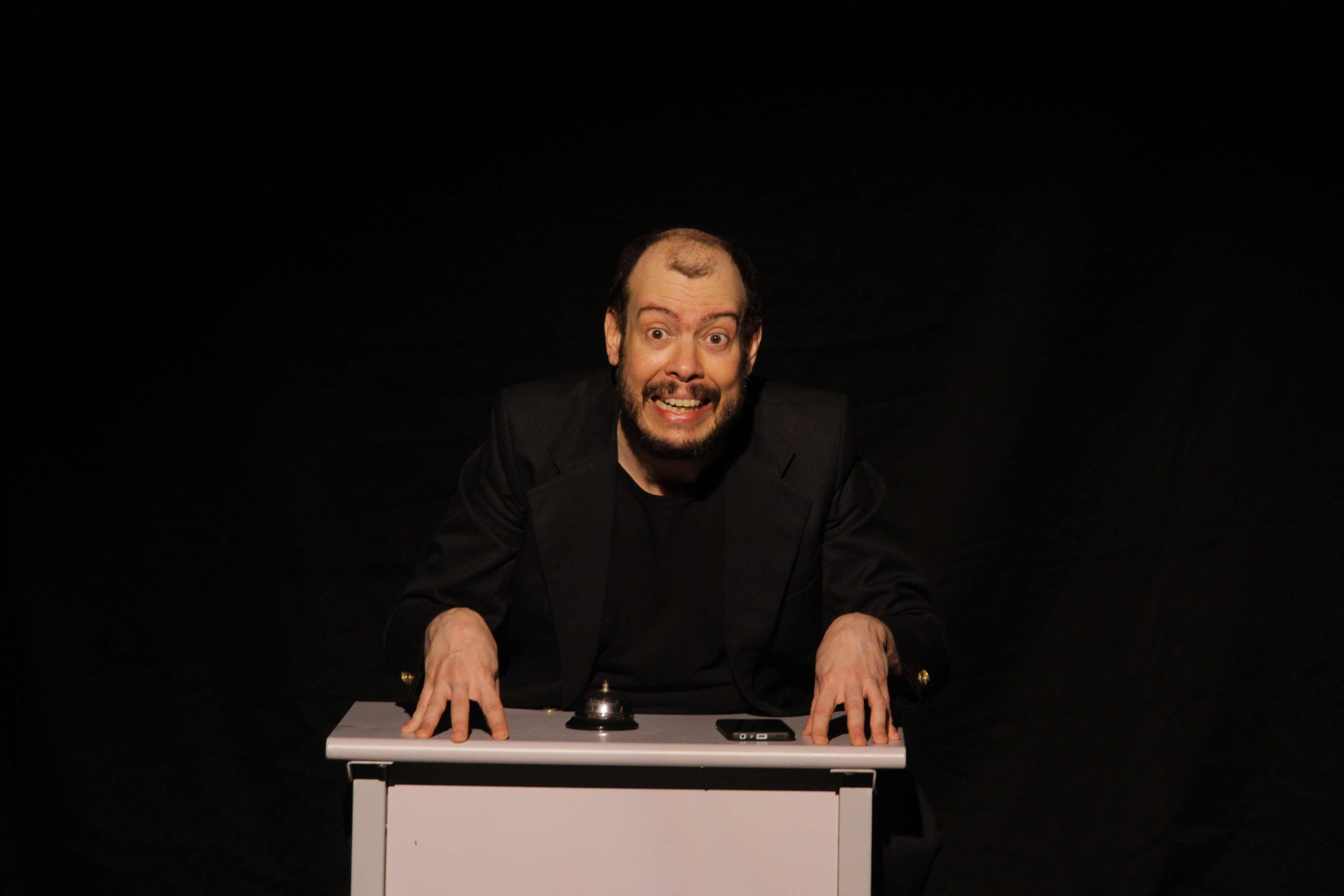 notícia Com Claudio Amado, “Improvisa Comigo Esta Noite” volta aos palcos no Teatro Glauce Rocha