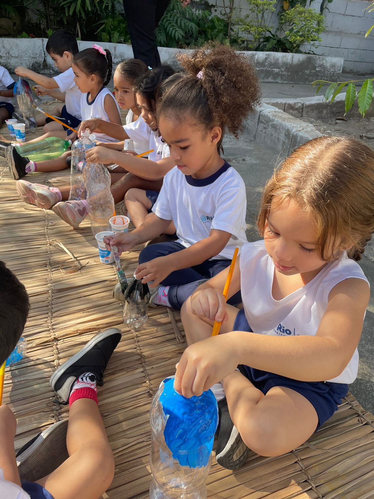 notícia Projeto Cria lança Oficinas Artísticas para impactar mais de 1.200 crianças e jovens no Complexo do Caju (RJ)