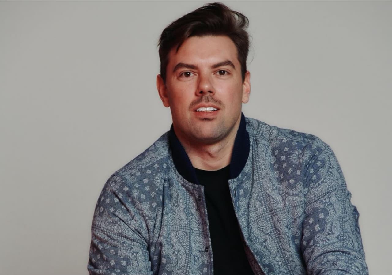 notícia Onda leva creators faceless de destaque ao Influent Summit em painel com a Serasa