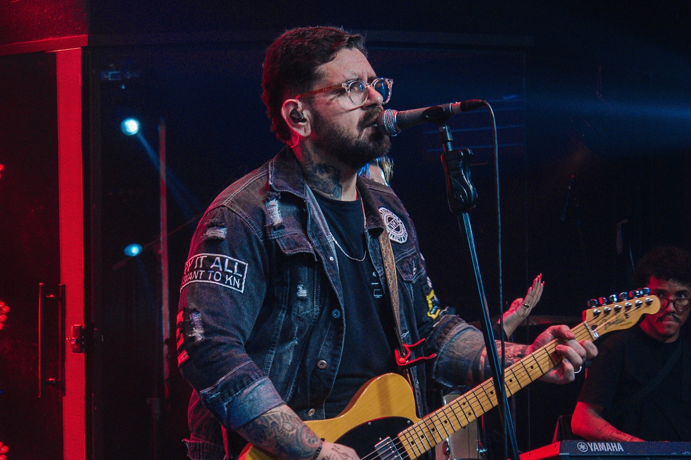notícia Felipe Bodão: guitarrista e produtor musical que se destaca por sua trajetória de sucesso