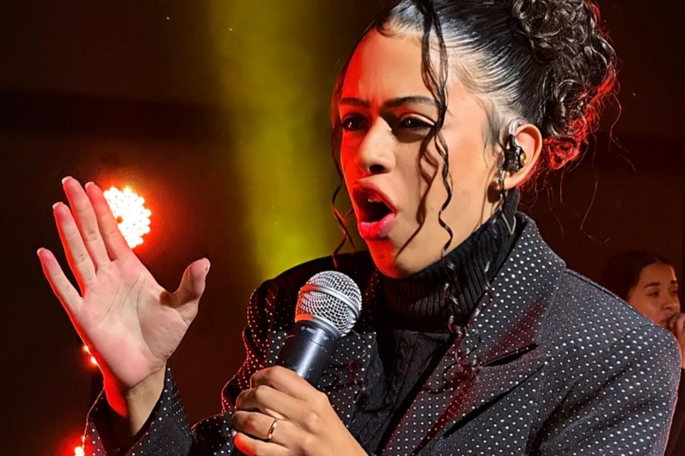 notícia Lorrane Luz lança o single e videoclipe “Faraó”, um hino de fé e libertação