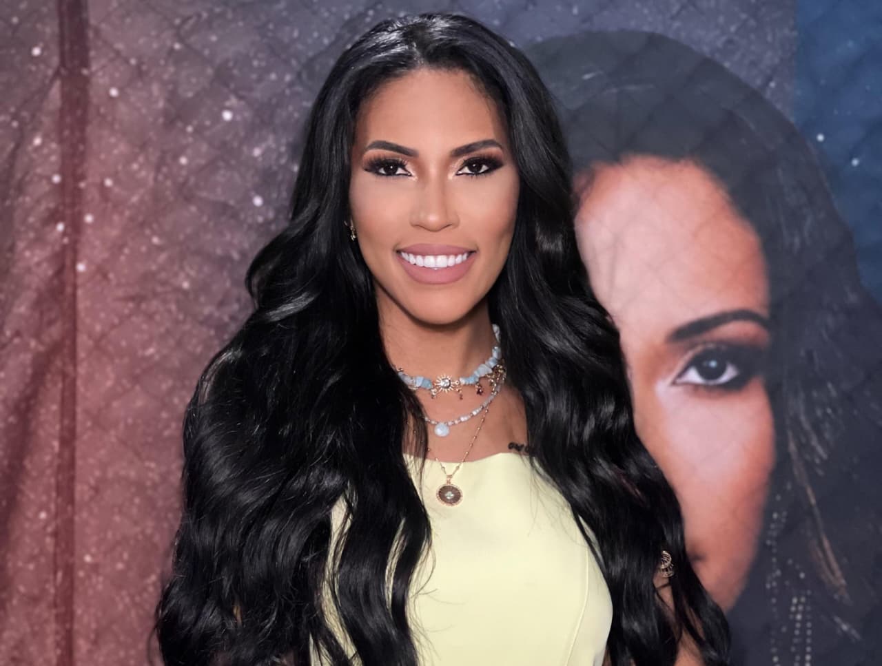 notícia Simone Morena emplaca sucesso com o hit Na Maldade, viraliza em memes e conquistas rádios de todo o país