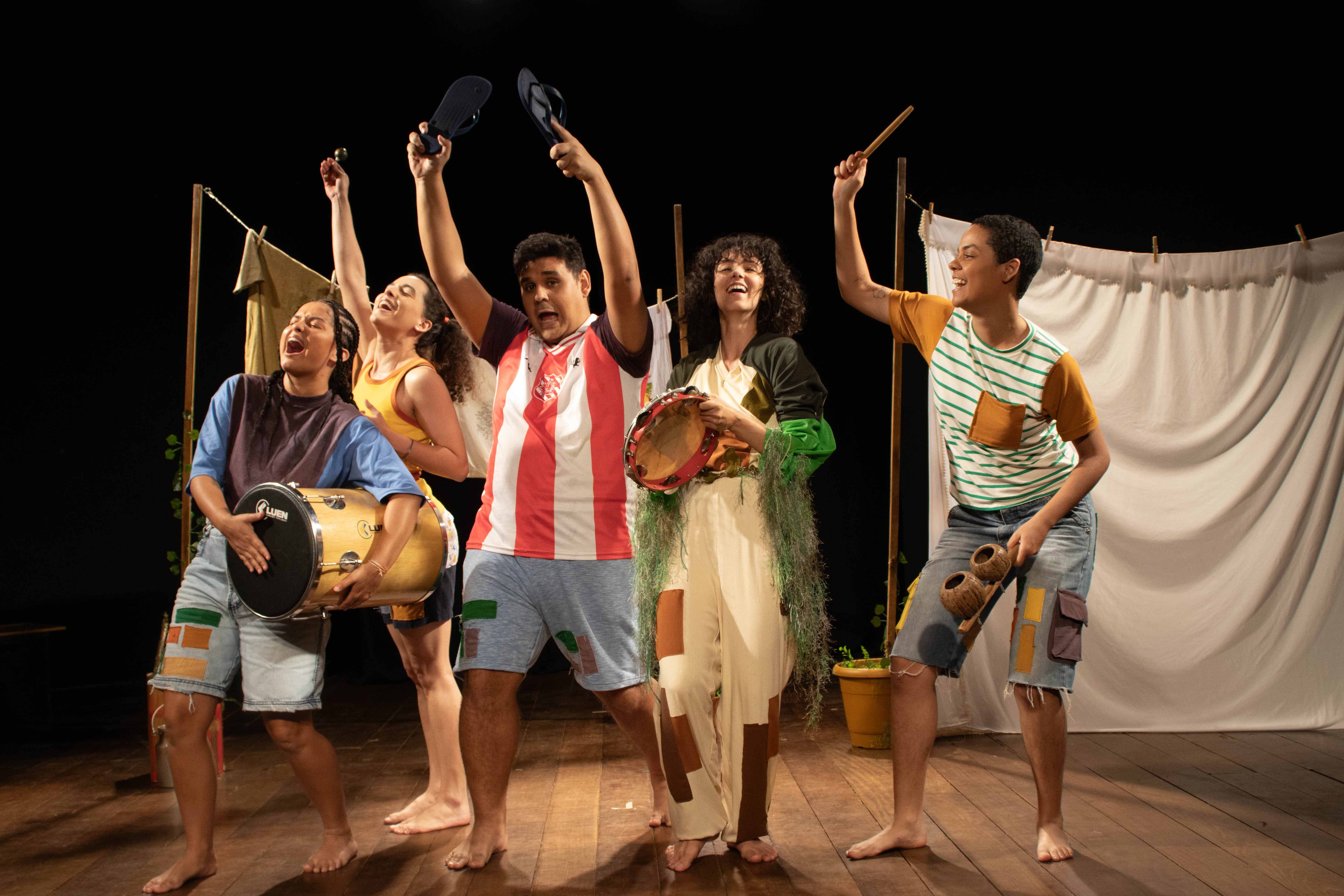 notícia Espetáculo infanto-juvenil “Quintal” reabre Teatro Municipal Ruth de Souza, no Rio de Janeiro