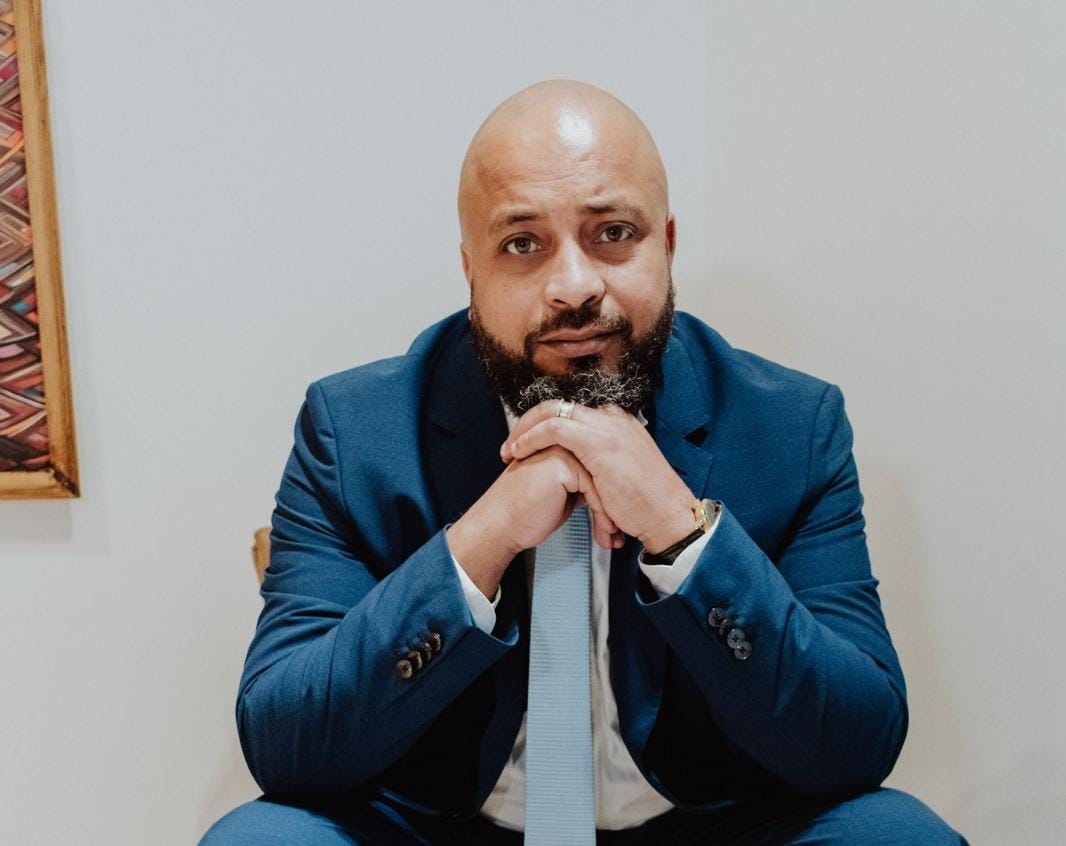 notícia Carlos Britto lança “Cérebros em Trânsito” e traz nova visão sobre migração e saúde mental